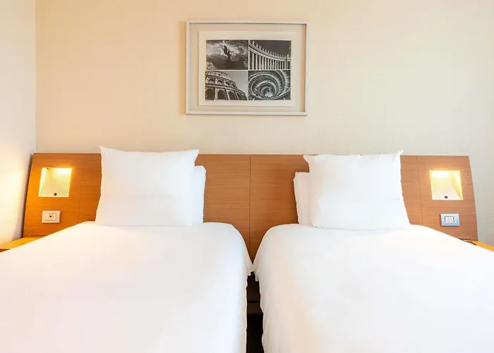 Hotel Novotel Est 4*