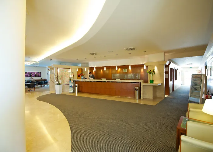 Novotel Est 4*