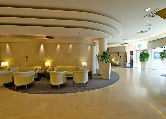 Novotel Est 4*
