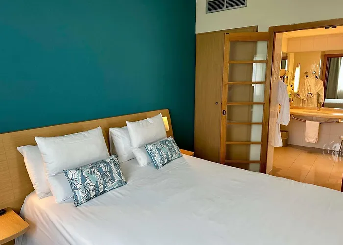 Novotel Est 4*